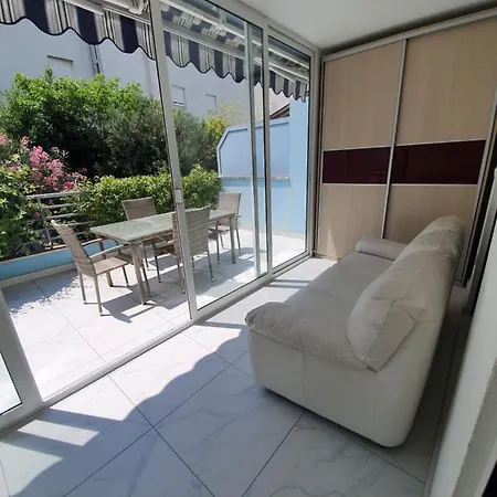 Appartement Diana Znjan *